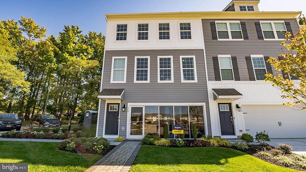 515 N Palace Drive - Photo 1