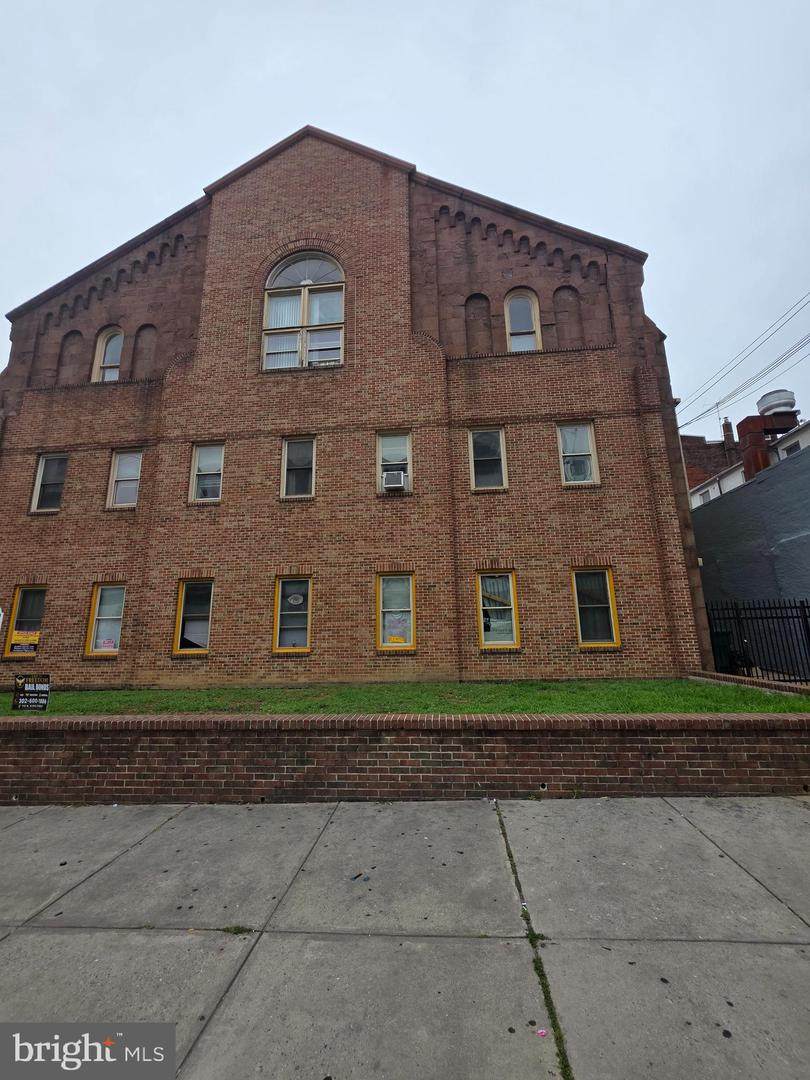 715 King Street - Photo 1