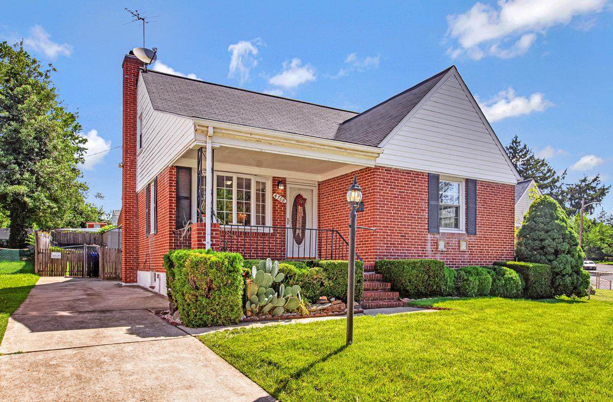 4708 Hamilton Avenue - Photo 1