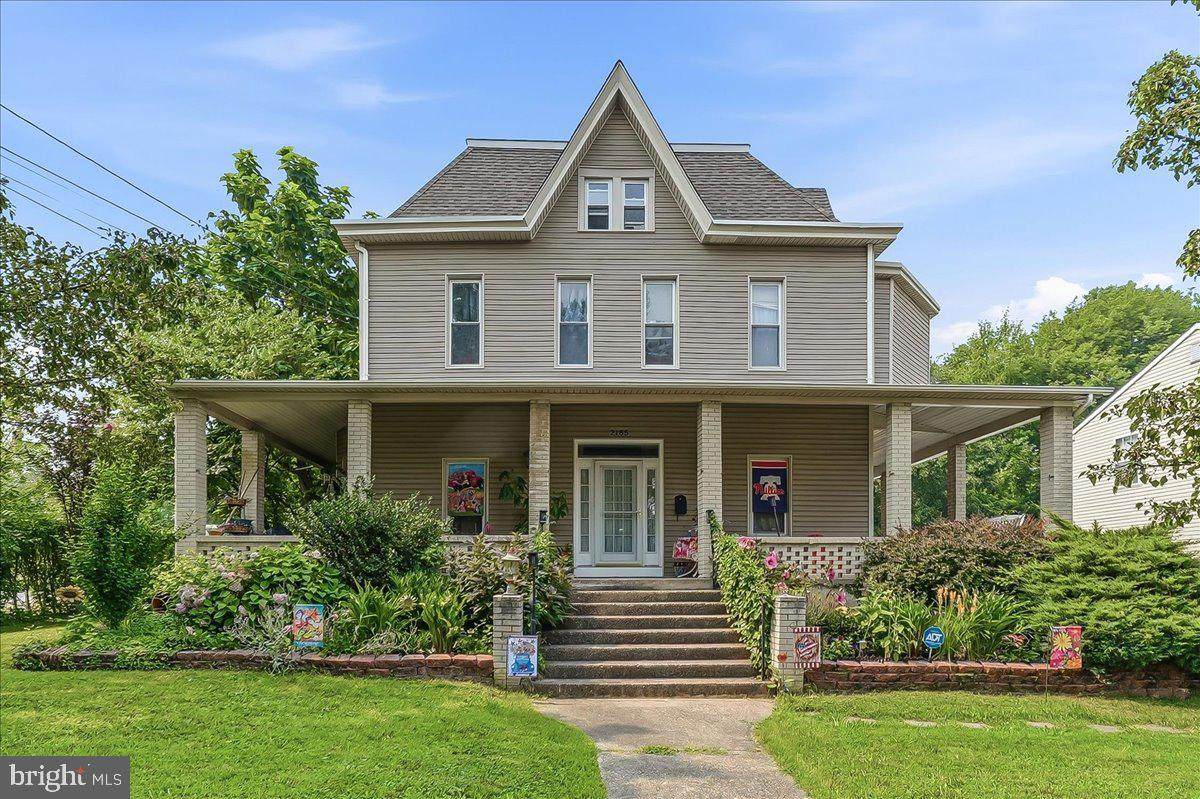 2185 Franklin Avenue - Photo 1