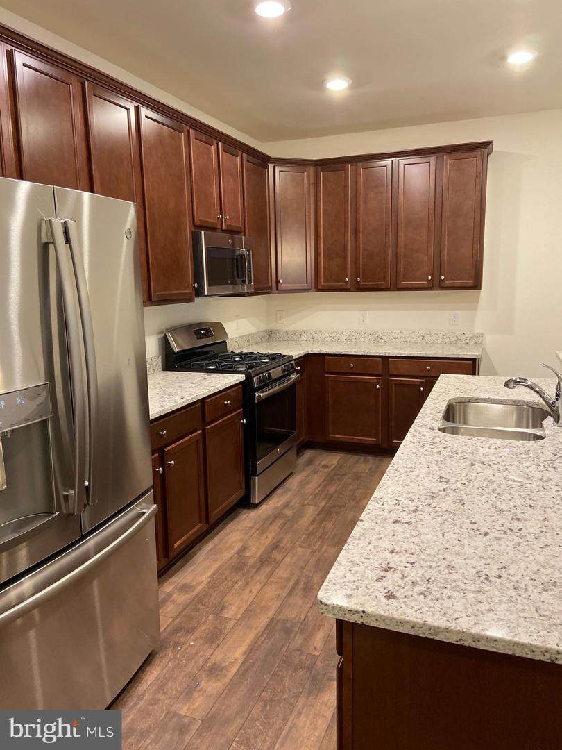 321 Kramer Ct - Photo 1
