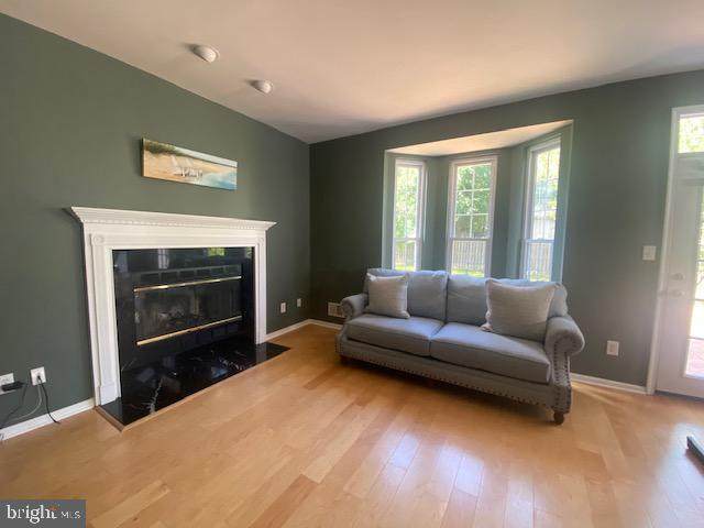 https://bt-photos.global.ssl.fastly.net/brightmls/orig_boomver_1_805179307318-2.jpg