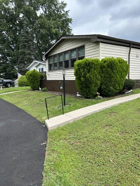526 Ramblewood Lane - Photo 1