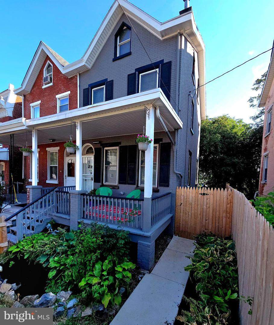 1110 6TH Street - Photo 1