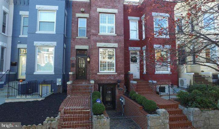 1209 E Street - Photo 1