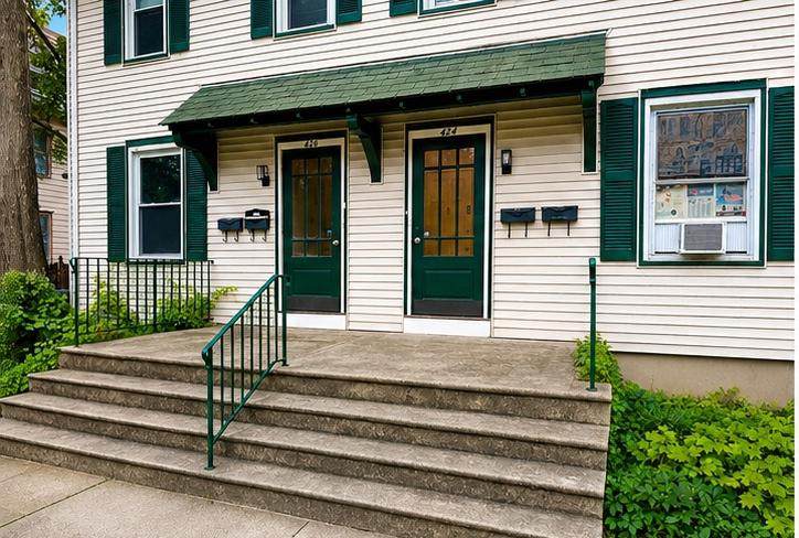 424 Lippincott Avenue - Photo 1