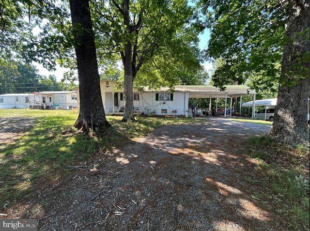 1056 Boyds Lane - Photo 1