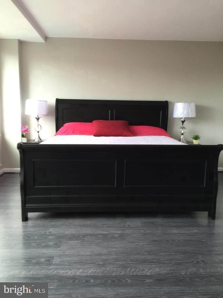 922 24TH Street - Photo 1