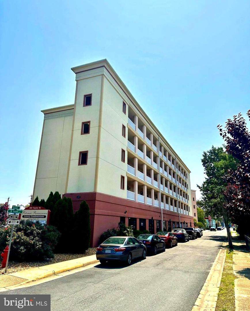 103 Irving - Photo 1