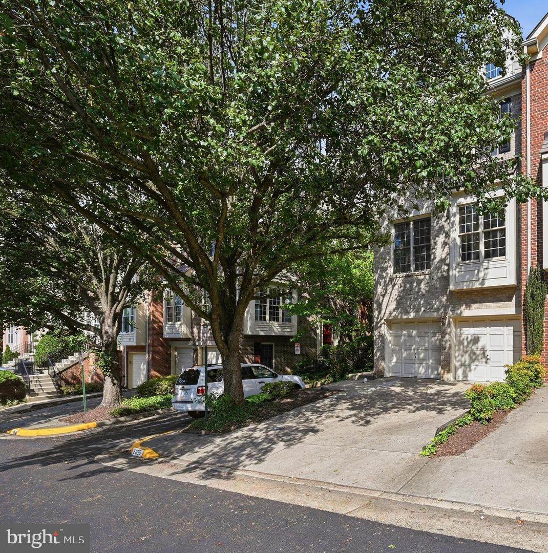 6030 Kelsey Court - Photo 1