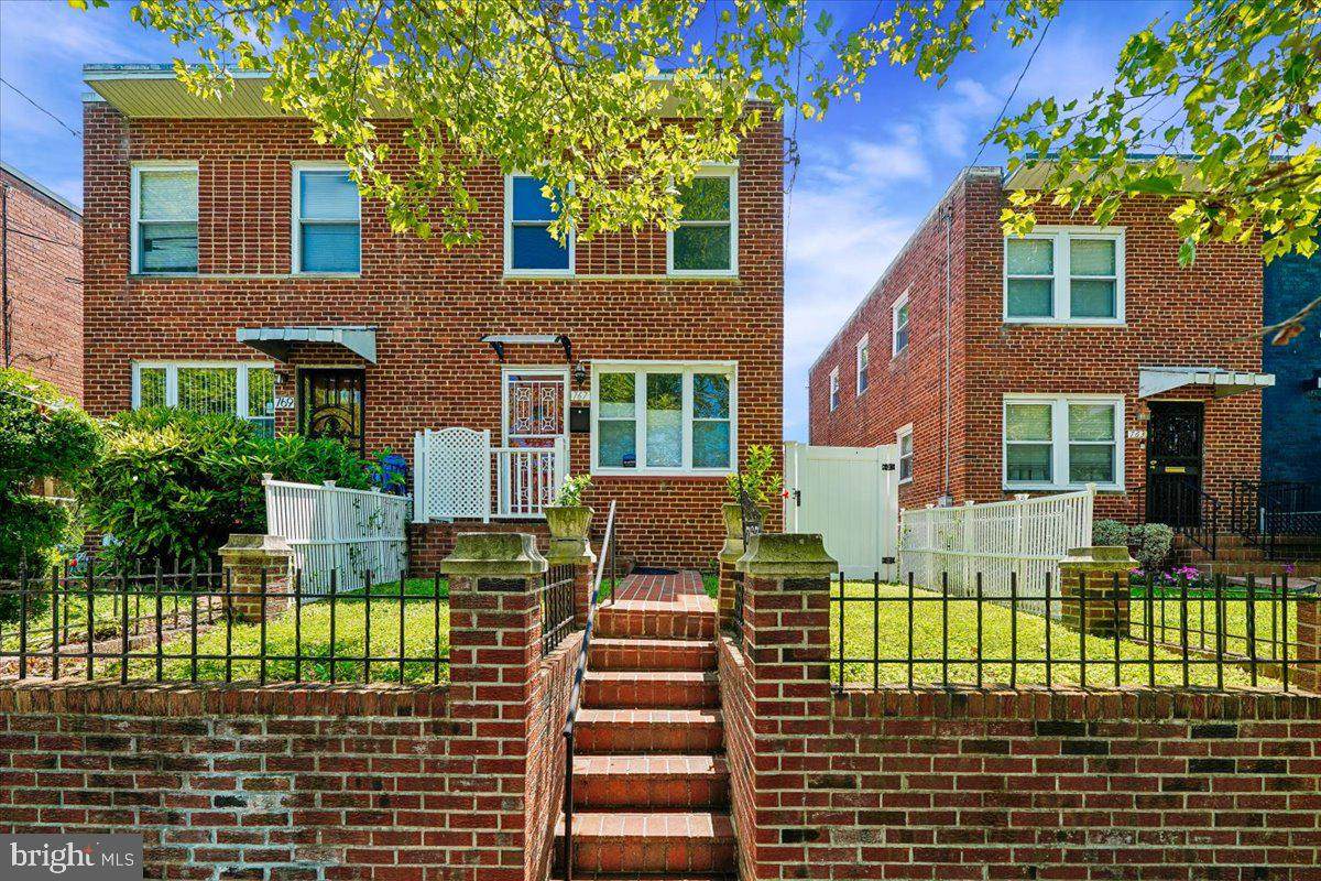 767 Kennedy Street - Photo 1