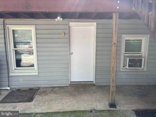 131 West South - Photo 1