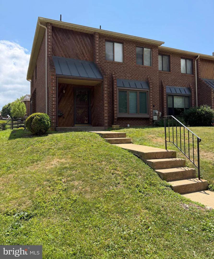 101 Neyland Court - Photo 1