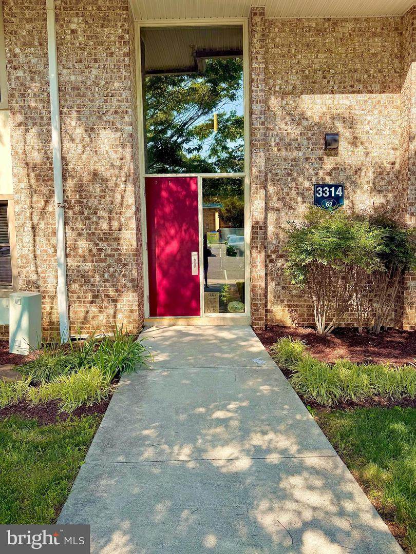 3314 Chiswick Court - Photo 1