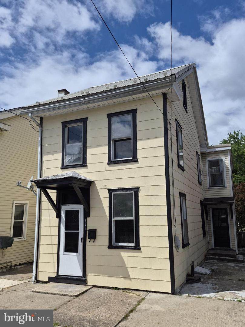 629 North Street - Photo 1