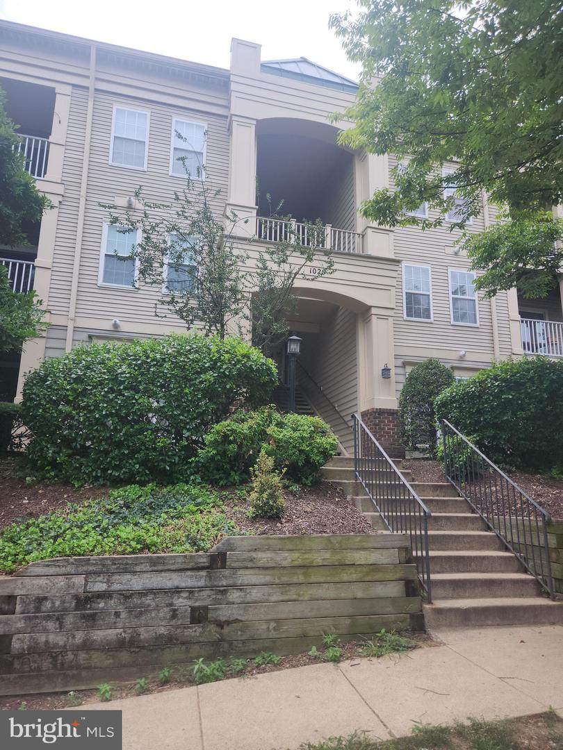1025 Gardenview Loop - Photo 1