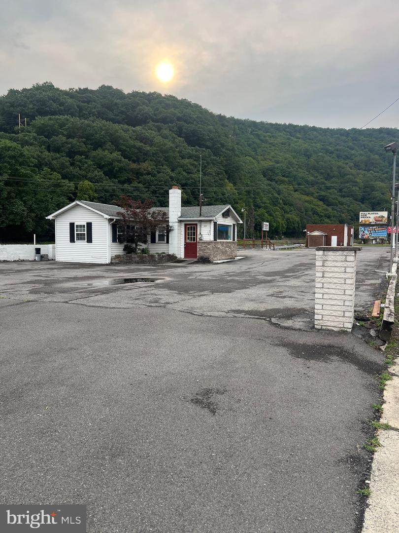 828 Mechanic Street - Photo 1