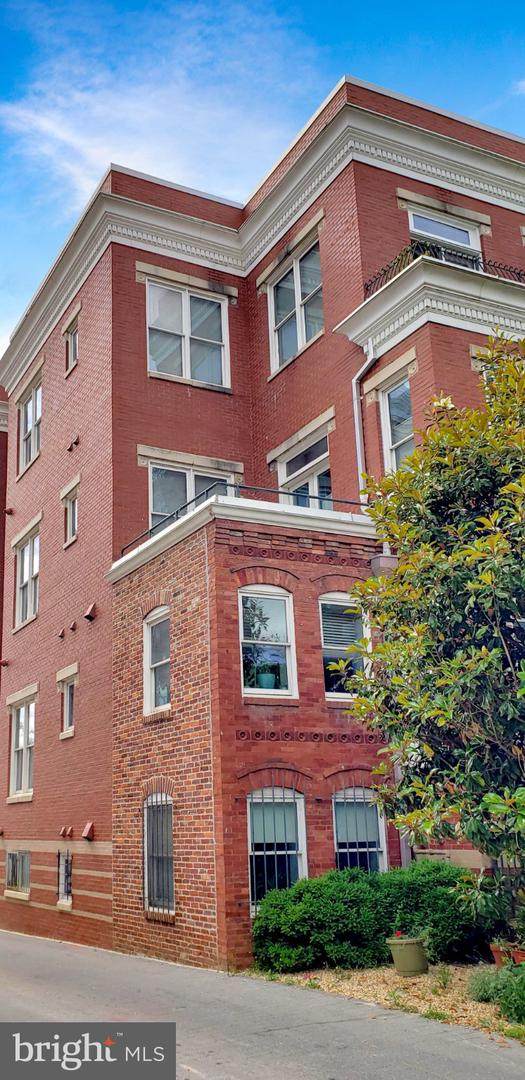 326 8TH Street - Photo 1