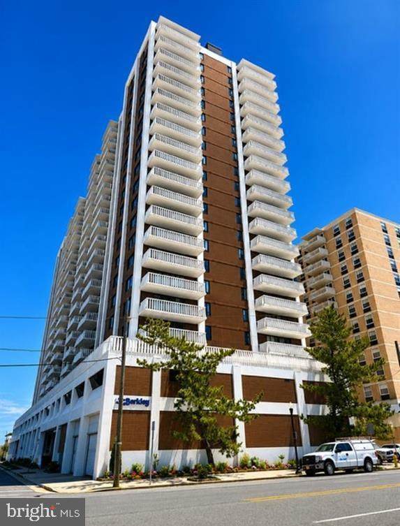 100 Berkley Square - Photo 1