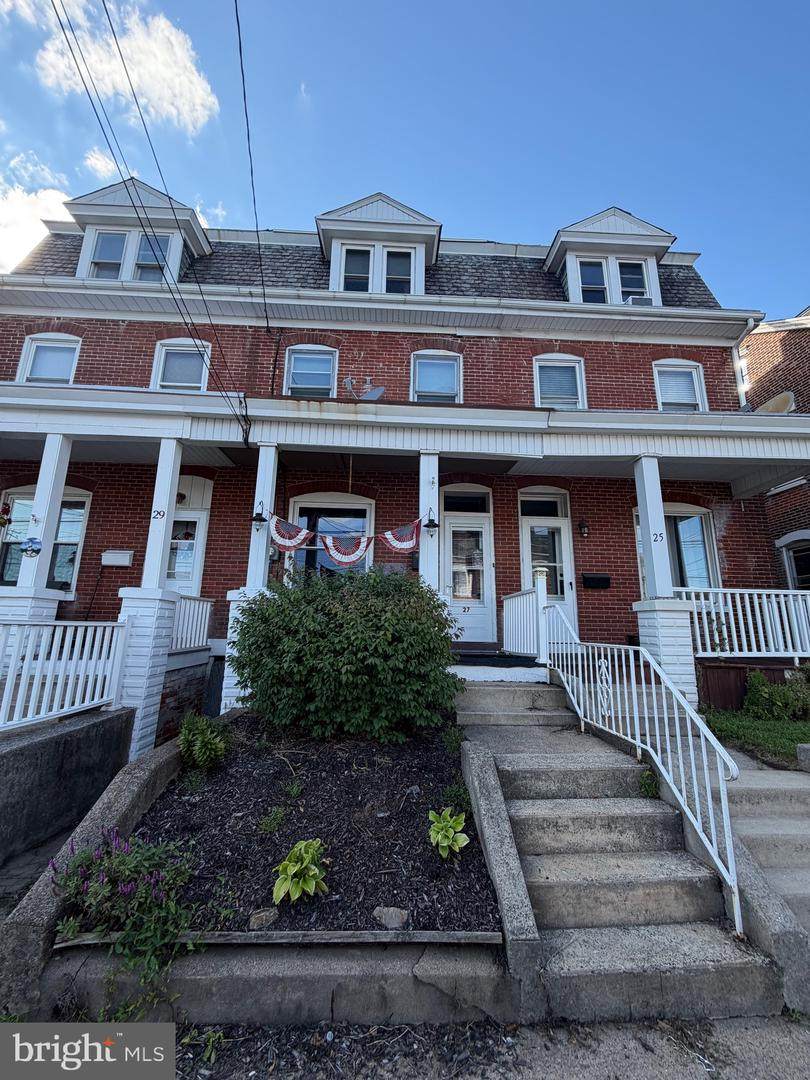 27 Chestnut Street - Photo 1