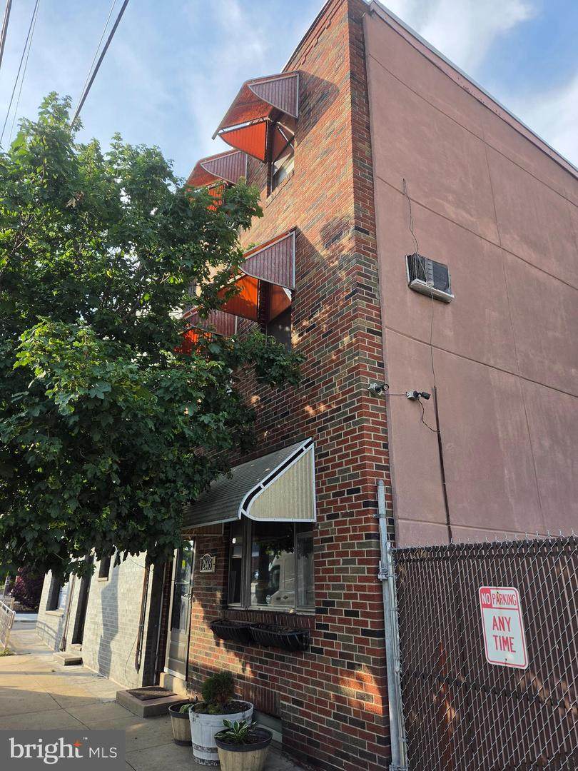 2665-67-69 Cumberland Street - Photo 1