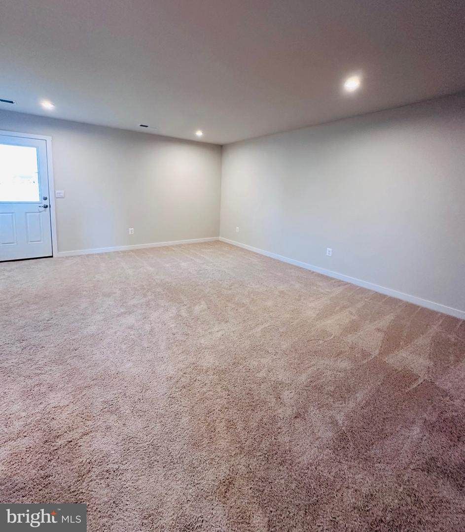 https://bt-photos.global.ssl.fastly.net/brightmls/orig_boomver_1_805242909408-2.jpg