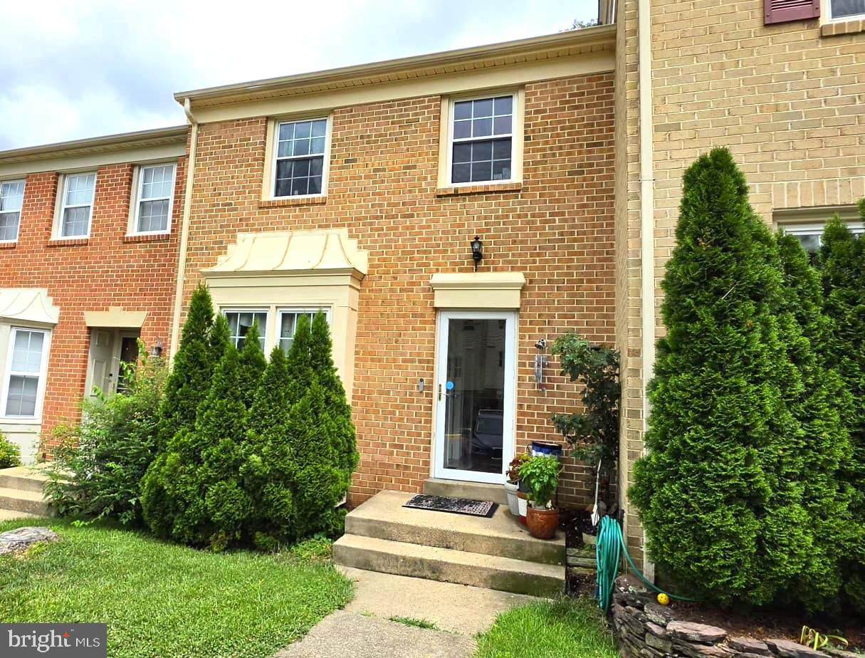 9731 Lakepointe Drive - Photo 1