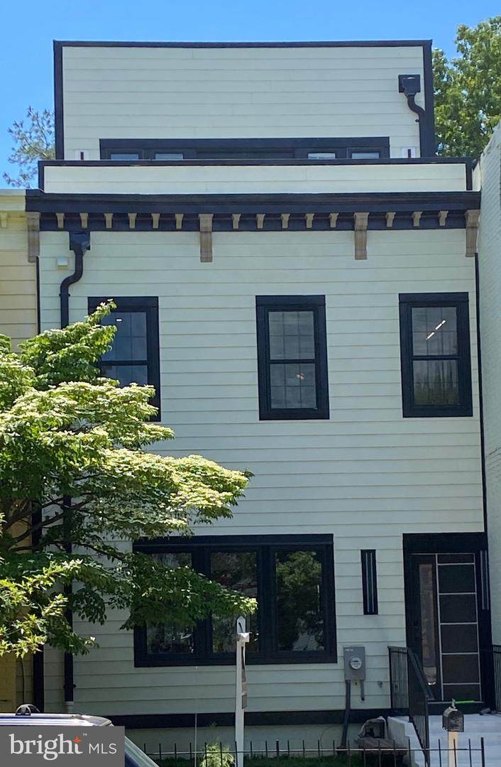 1203 G Street - Photo 1