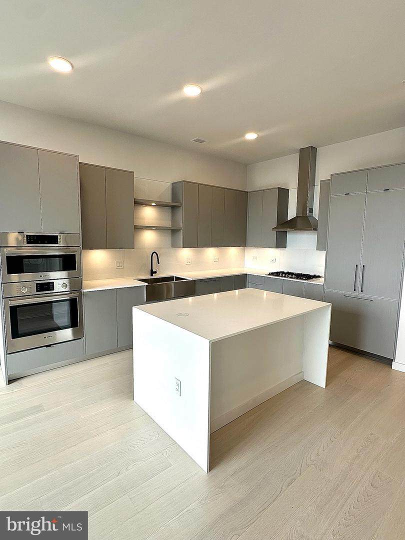 3030 Potomac Avenue - Photo 1
