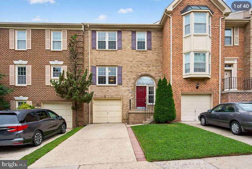 7427 Salford Court - Photo 1