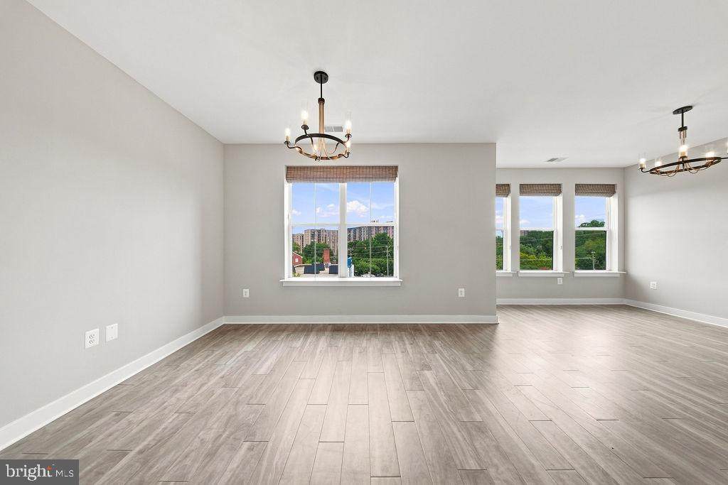 989 Buchanan Street - Photo 1