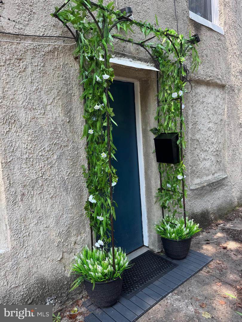 620 Montpelier Street - Photo 1