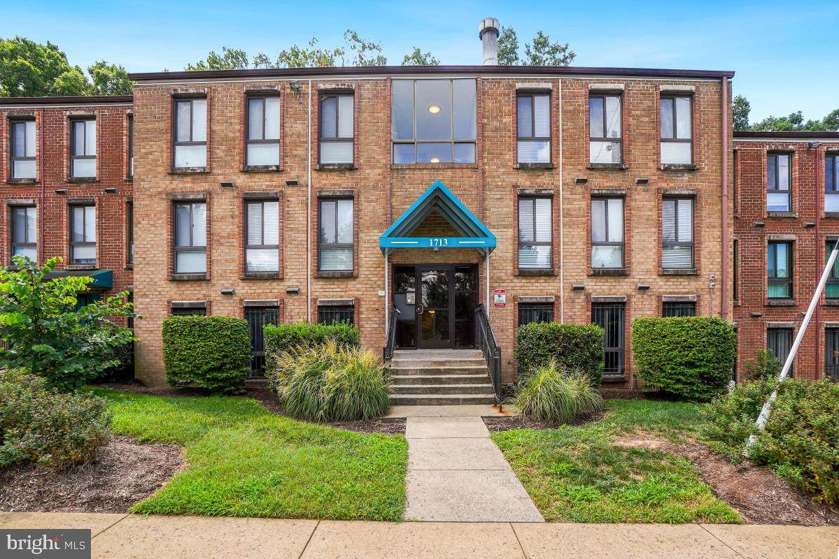 1713 Gainesville Street - Photo 1