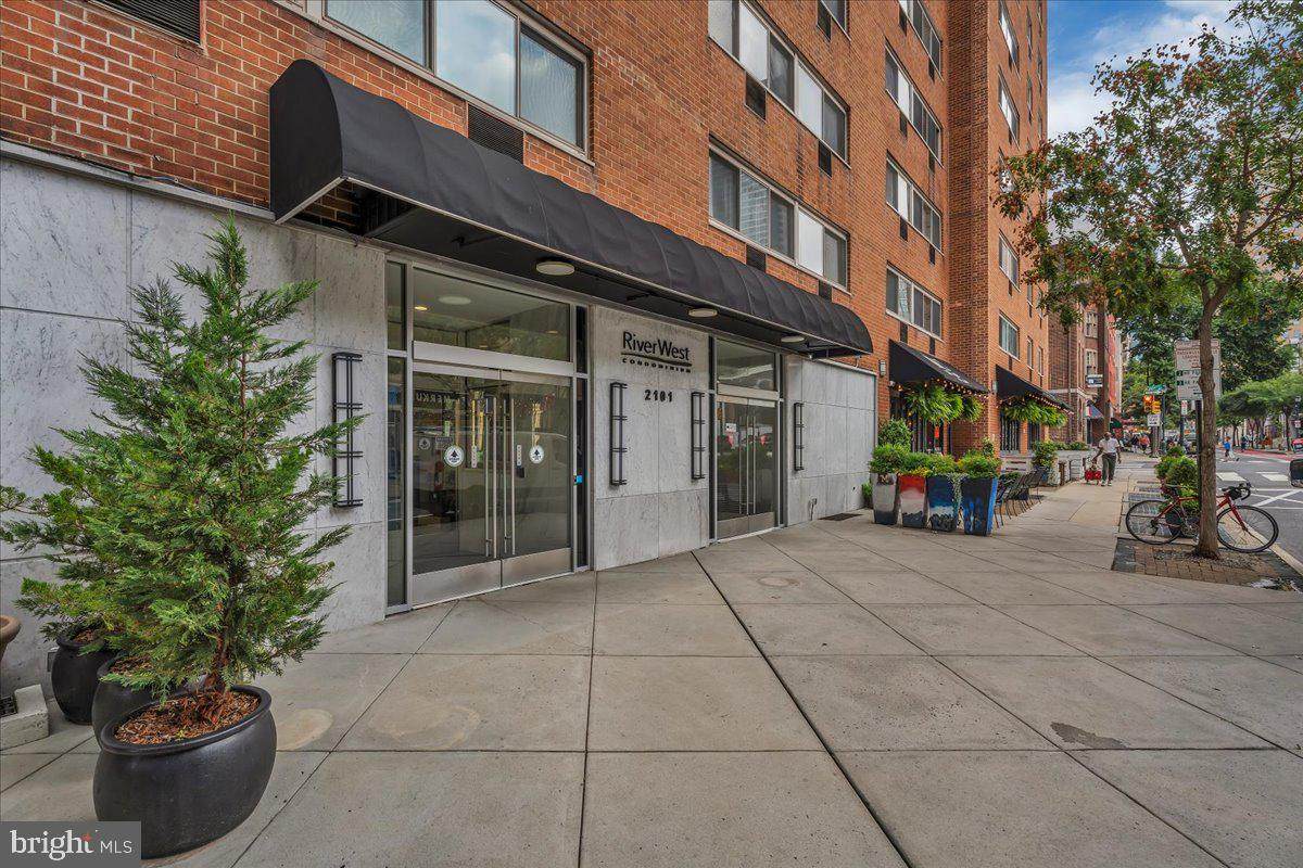 2101-17 Chestnut Street - Photo 1