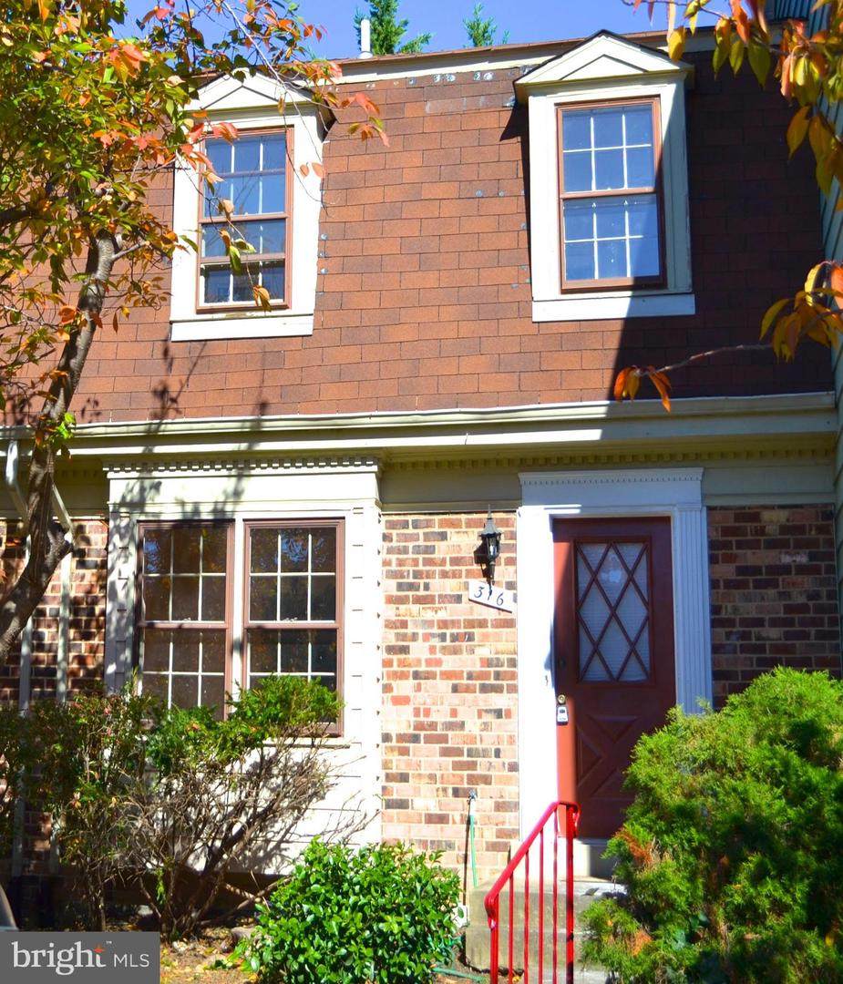 316 Cherry Court - Photo 1