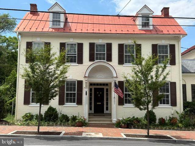 407 Loudoun Street - Photo 1