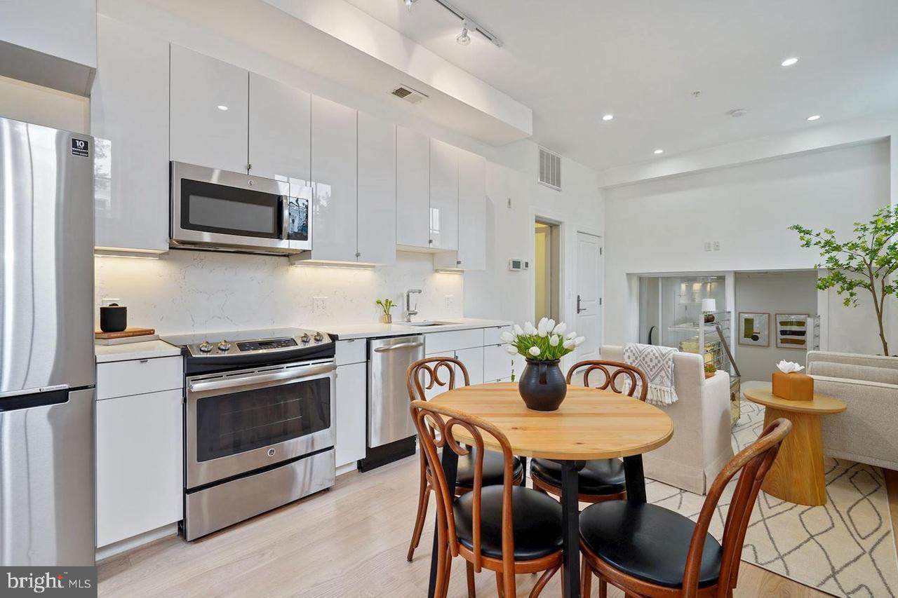 1211 G Street - Photo 1