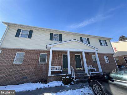 702 A Thomas Ln - Photo 1