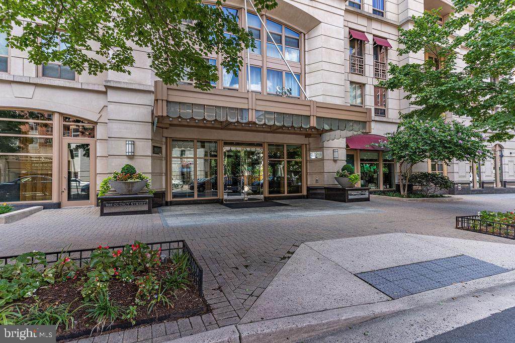 888 Quincy Street - Photo 1