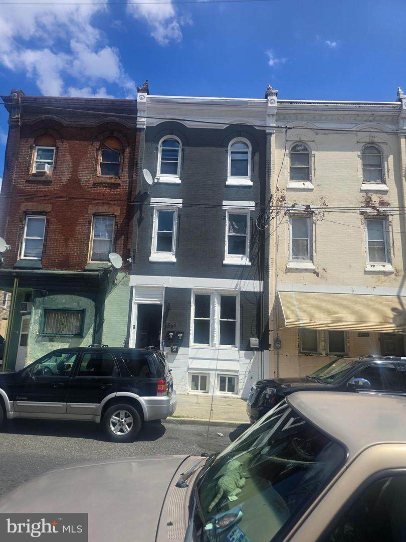 2561 18TH Street - Photo 1