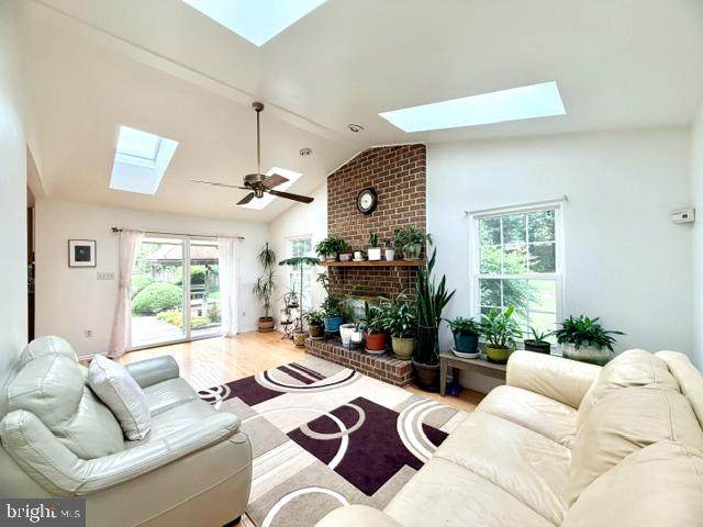 https://bt-photos.global.ssl.fastly.net/brightmls/orig_boomver_1_805272881688-2.jpg