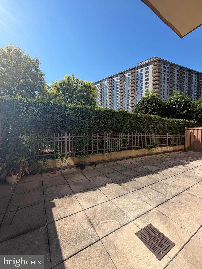 5225 Pooks Hill Road - Photo 1