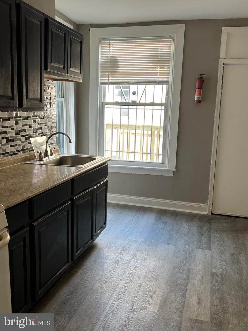 https://bt-photos.global.ssl.fastly.net/brightmls/orig_boomver_1_805278057456-2.jpg