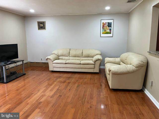 https://bt-photos.global.ssl.fastly.net/brightmls/orig_boomver_1_805279133370-2.jpg