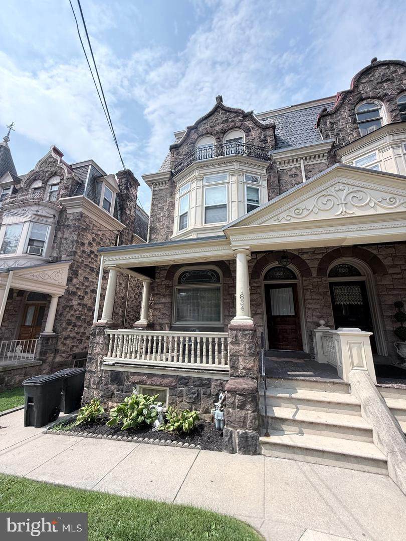 834 Centre Avenue - Photo 1