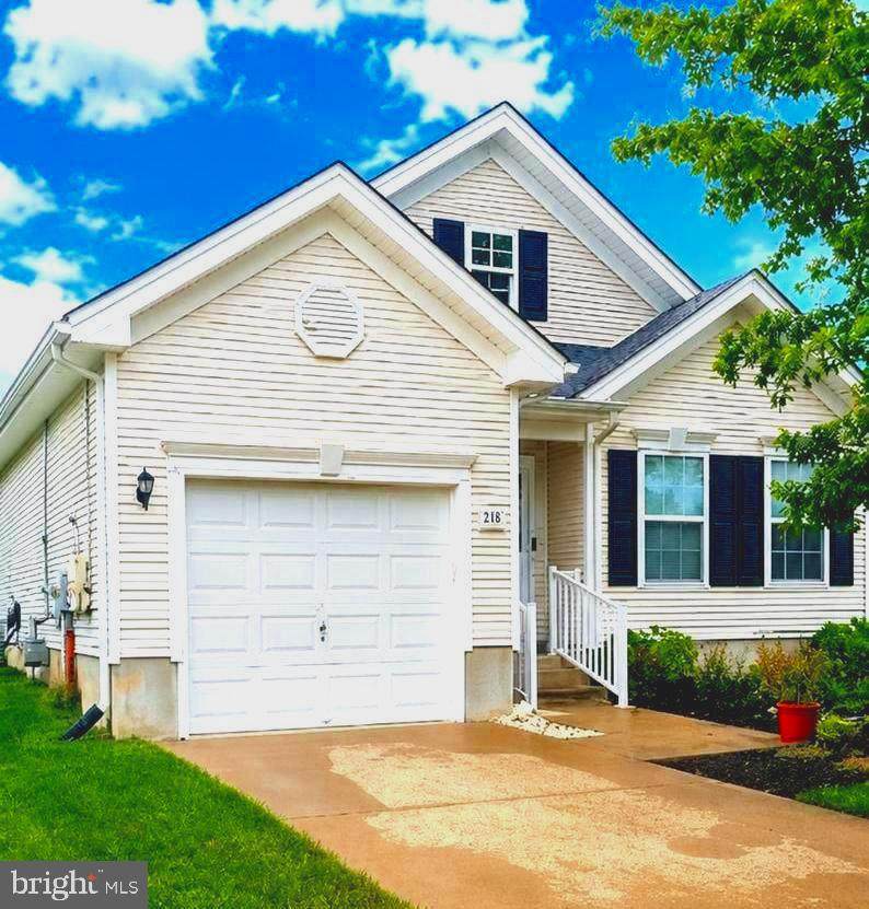211 Cottage Street - Photo 1