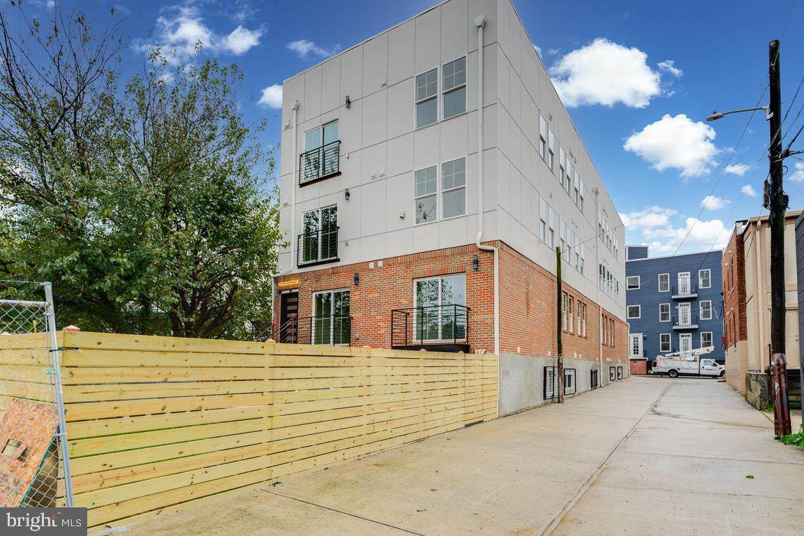 2230 Nicholson Street - Photo 1