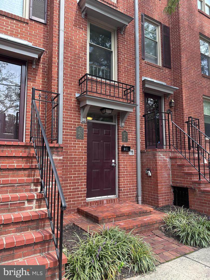 1413 Oronoco Street - Photo 1