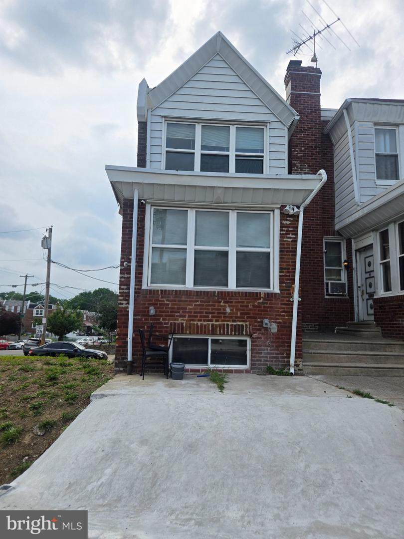 6202 Hasbrook Avenue - Photo 1