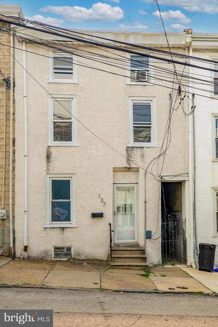 137 East Street - Photo 1